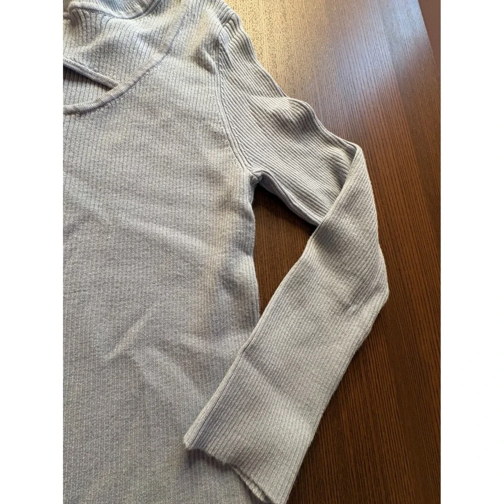 Carmen Marc Valvo Womens Light Blue Ribbed Cutout Neck Knit Top NWT - Picture 7 of 11